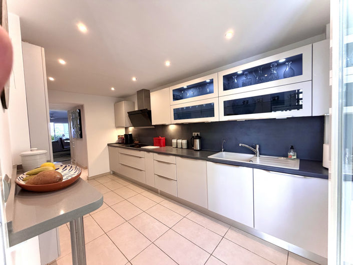 Image No.26-3 Bed Apartment for sale