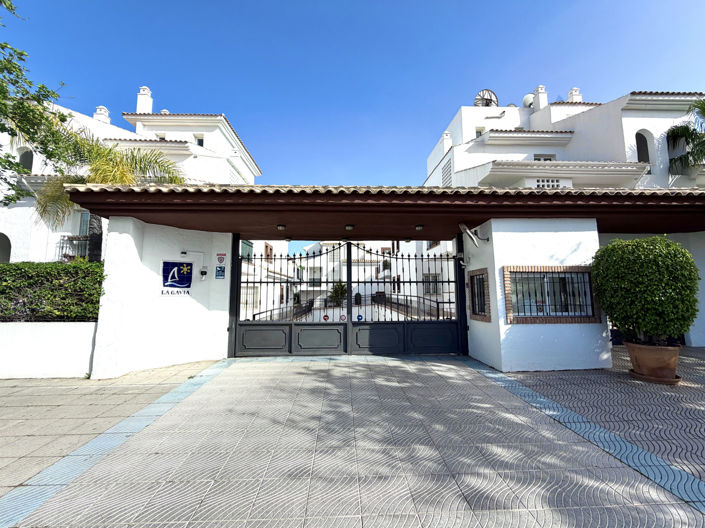 Image No.8-3 Bed Apartment for sale