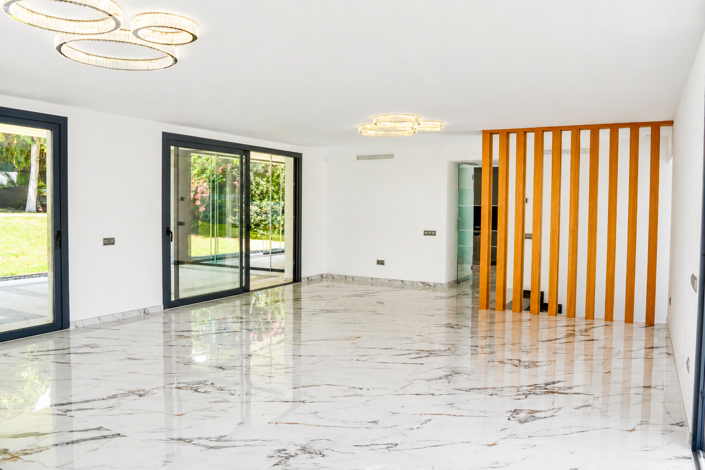 Image No.3-5 Bed Villa for sale
