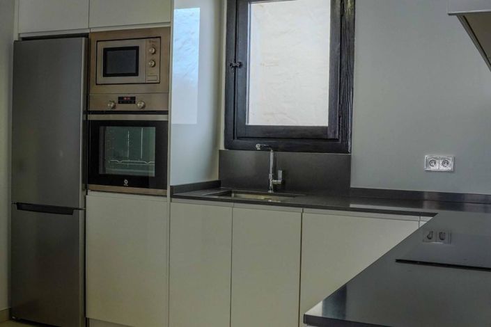 Image No.24-3 Bed Apartment for sale