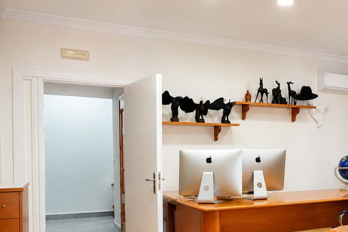 Image No.19-4 Bed Property for sale