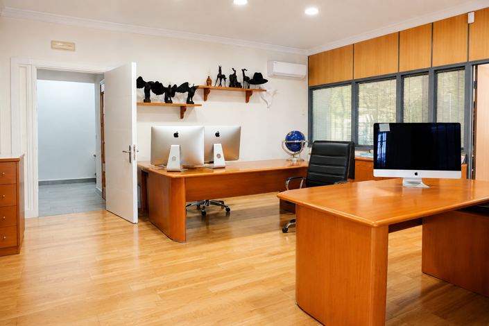 Image No.4-4 Bed Property for sale
