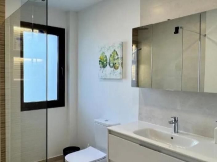 Image No.21-3 Bed Apartment for sale