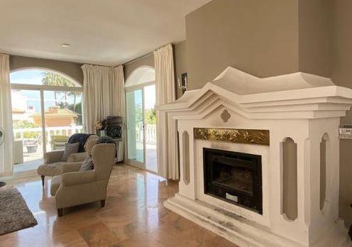 Image No.17-4 Bed Villa for sale