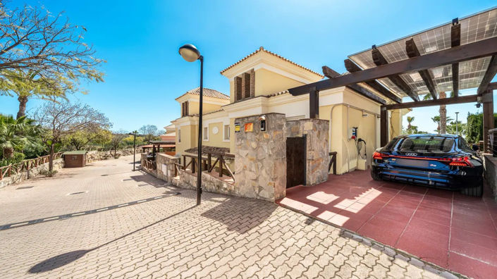 Image No.7-4 Bed Villa for sale