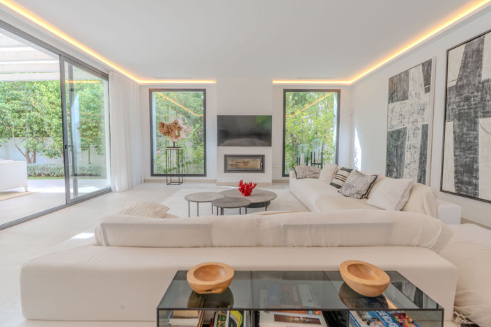 Image No.3-5 Bed Villa for sale