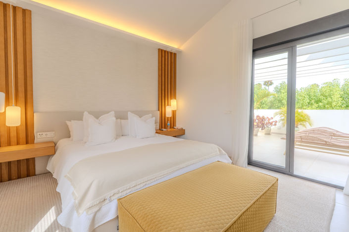 Image No.5-5 Bed Villa for sale