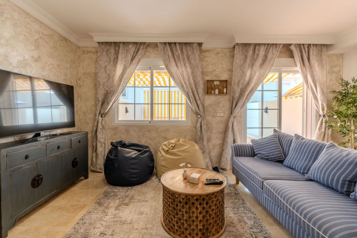 Image No.2-4 Bed Villa for sale