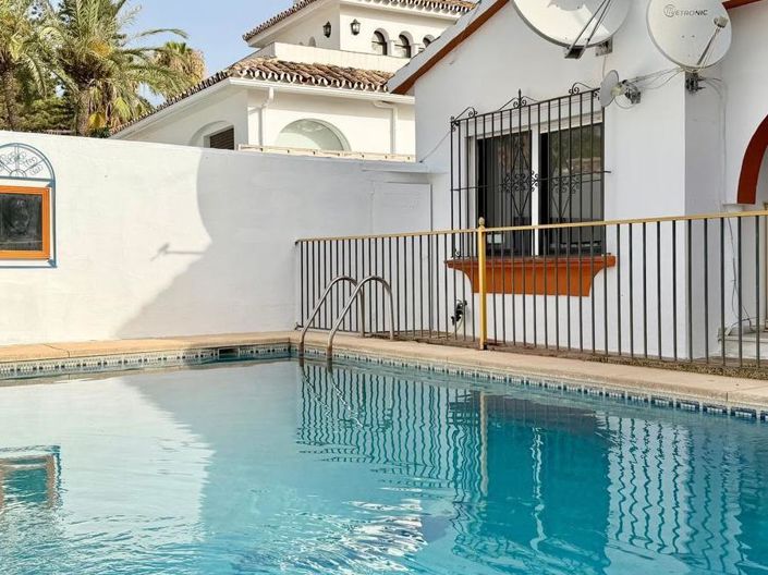 Image No.3-4 Bed Villa for sale
