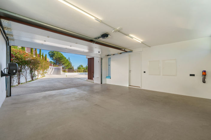 Image No.32-5 Bed Villa for sale