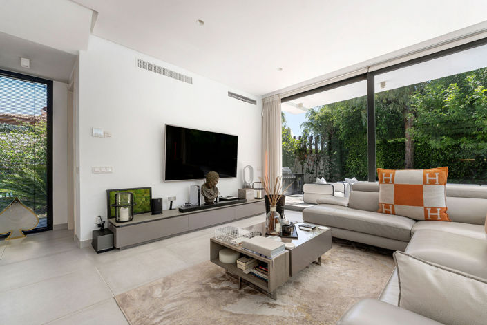Image No.3-4 Bed Villa for sale