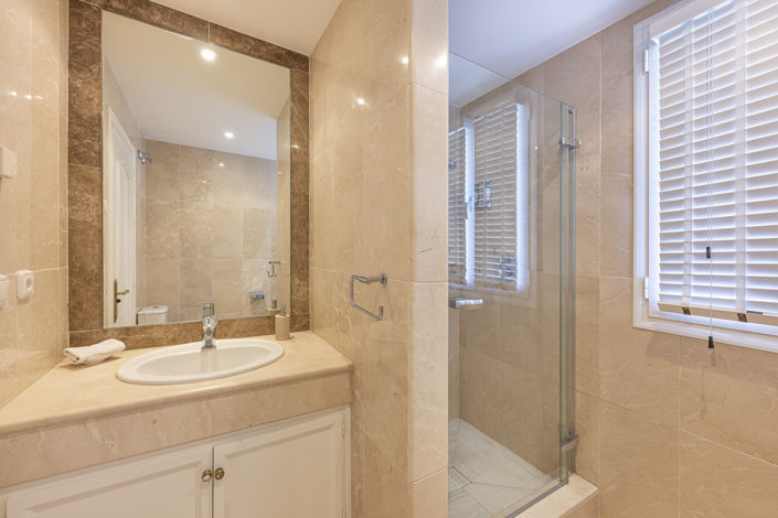 Image No.44-5 Bed Villa for sale