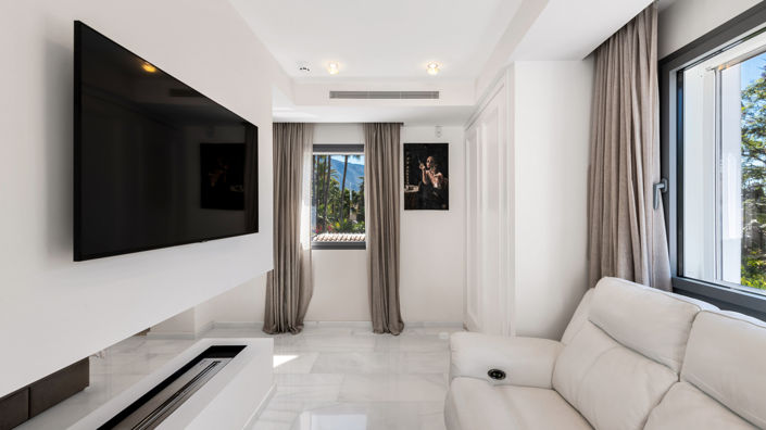 Image No.20-6 Bed Villa for sale