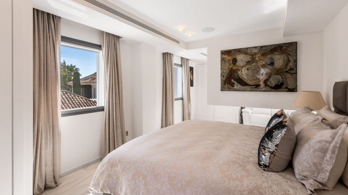 Image No.5-6 Bed Villa for sale