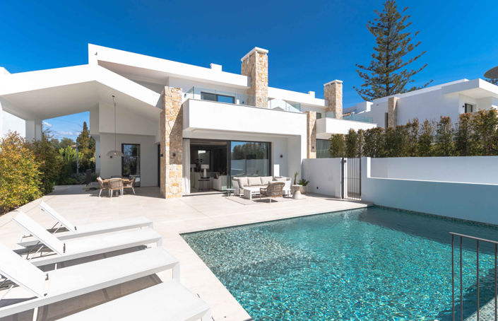 Image No.42-5 Bed Villa for sale