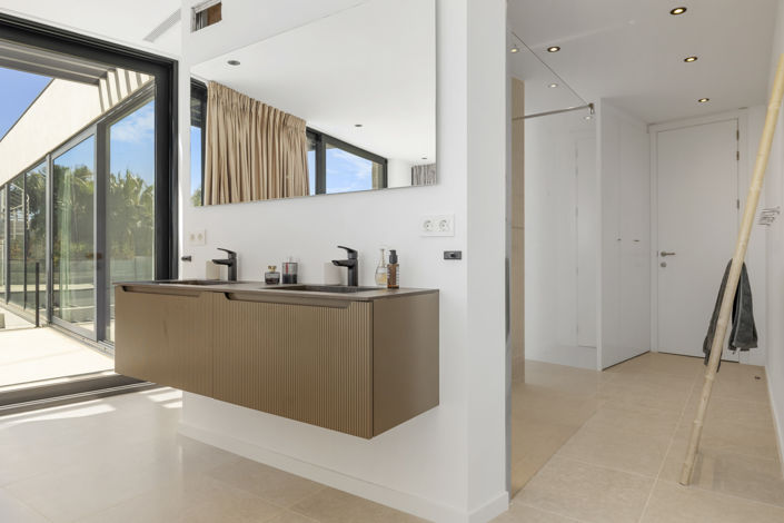 Image No.36-5 Bed Villa for sale