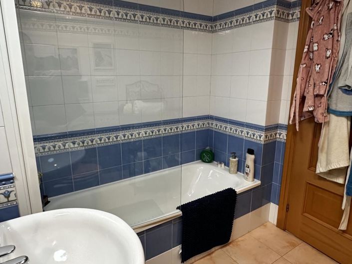 Image No.28-2 Bed Apartment for sale