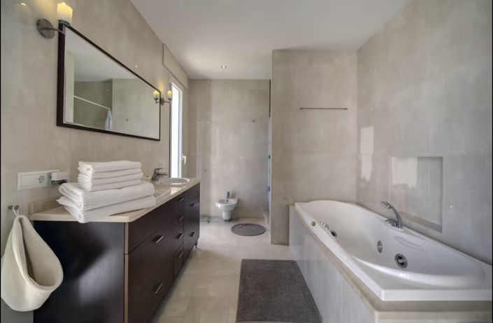 Image No.6-6 Bed Villa for sale