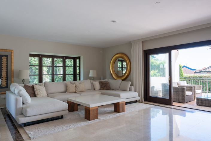 Image No.2-4 Bed Villa for sale