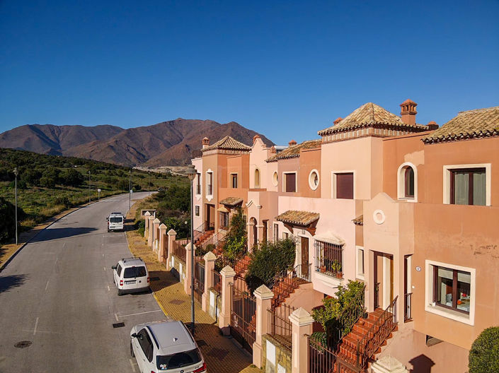 Image No.34-3 Bed House for sale