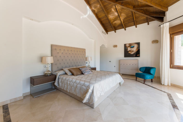 Image No.17-6 Bed Villa for sale
