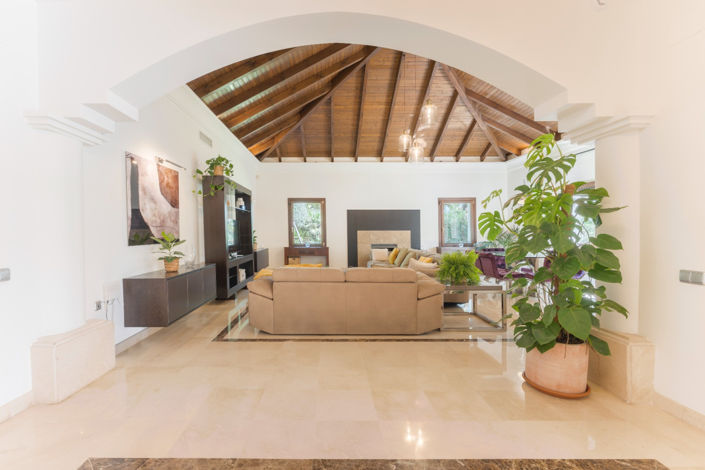 Image No.8-6 Bed Villa for sale