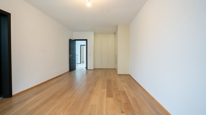 Image No.17-5 Bed Villa for sale