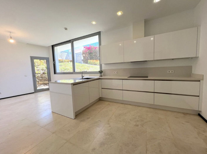 Image No.3-5 Bed Villa for sale
