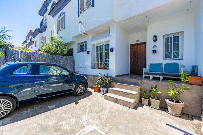 Image No.10-5 Bed Villa for sale