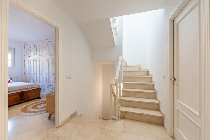 Image No.34-5 Bed Villa for sale
