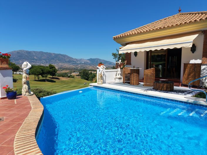 Image No.2-Villa de 4 chambres à vendre à Mijas Costa