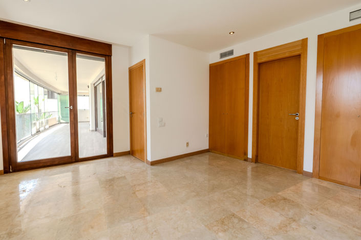 Image No.20-3 Bed Apartment for sale