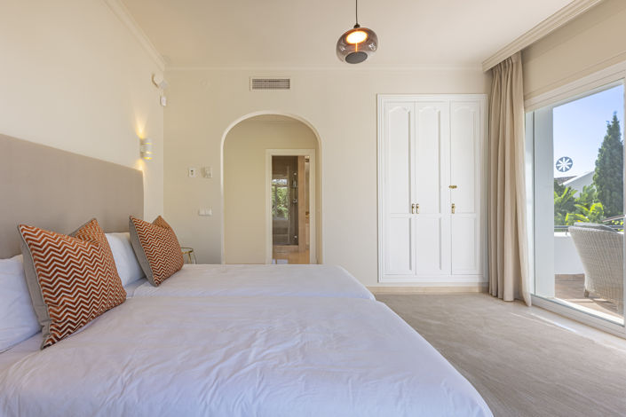 Image No.40-5 Bed Villa for sale