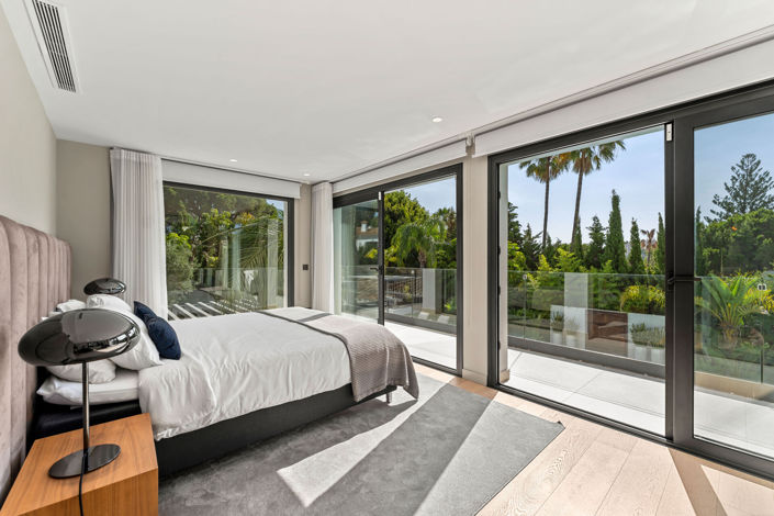 Image No.17-4 Bed Villa for sale