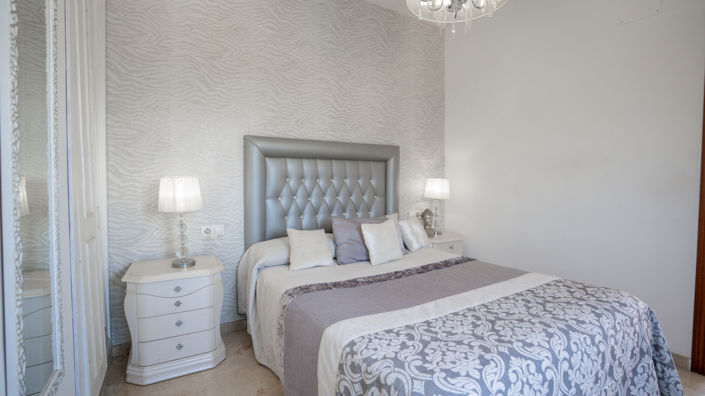 Image No.10-3 Bed Property for sale