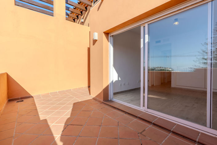 Image No.14-3 Bed Townhouse for sale