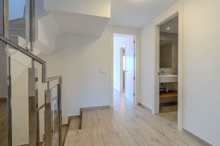 Image No.18-3 Bed Townhouse for sale