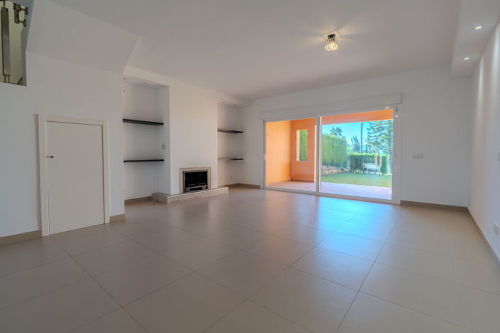 Image No.2-3 Bed Townhouse for sale