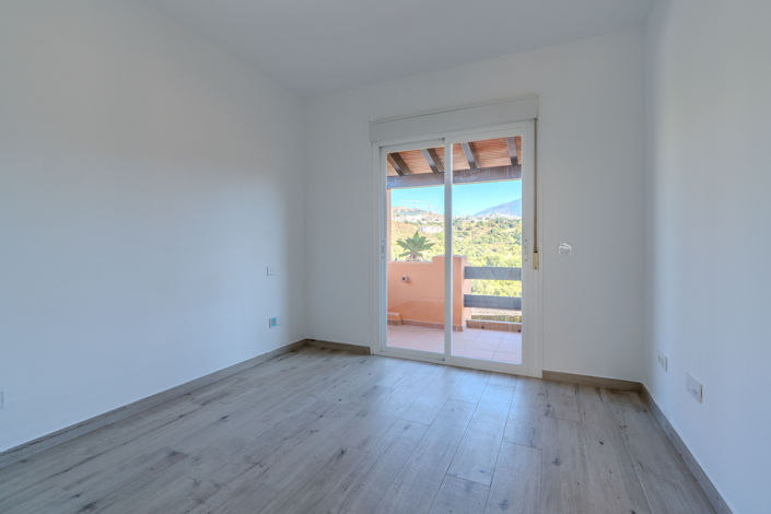 Image No.25-3 Bed Townhouse for sale