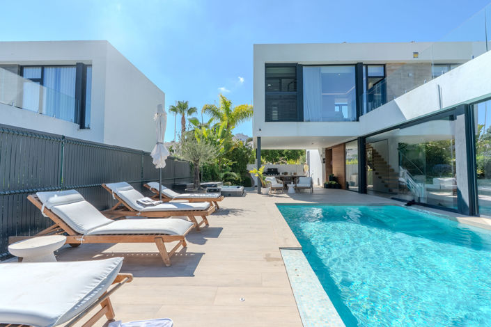 Image No.3-4 Bed Villa for sale