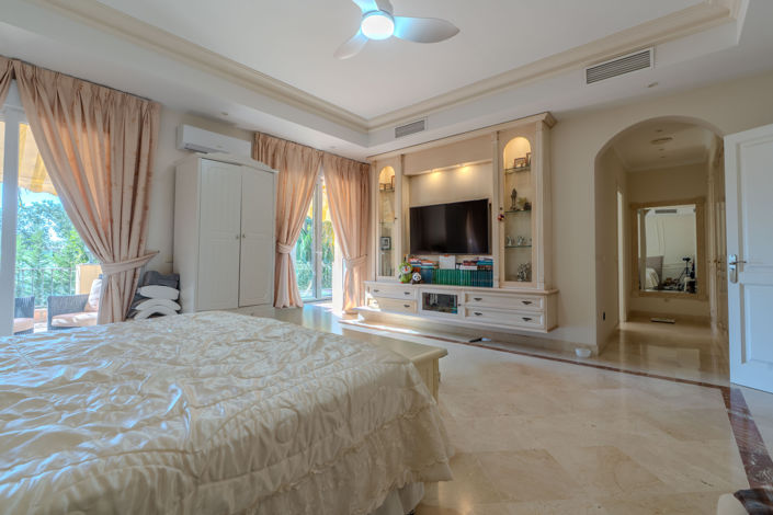 Image No.25-5 Bed Villa for sale