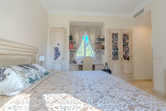 Image No.34-5 Bed Villa for sale
