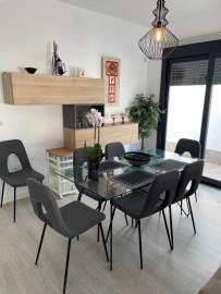 Dining-room-with-nice-table-and-8-chairs