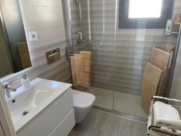 Bathroom-Second-floor
