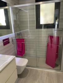 Main-bathroom
