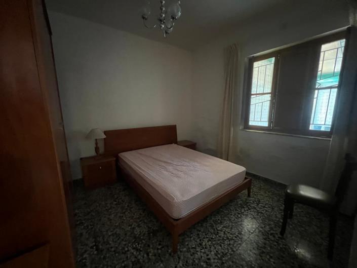 Image No.12-5 Bed Townhouse for sale