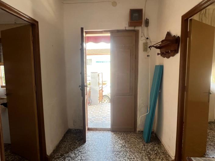 Image No.25-5 Bed Townhouse for sale