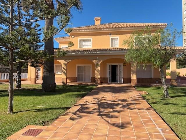 Image No.1-Villa de 8 chambres à vendre à La Manga del Mar Menor