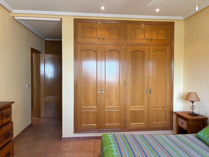 Image No.4-8 Bed Villa for sale