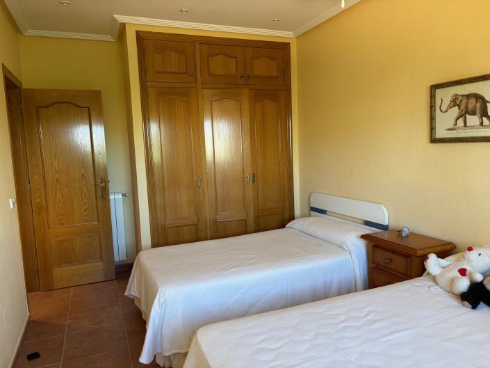 Image No.7-8 Bed Villa for sale